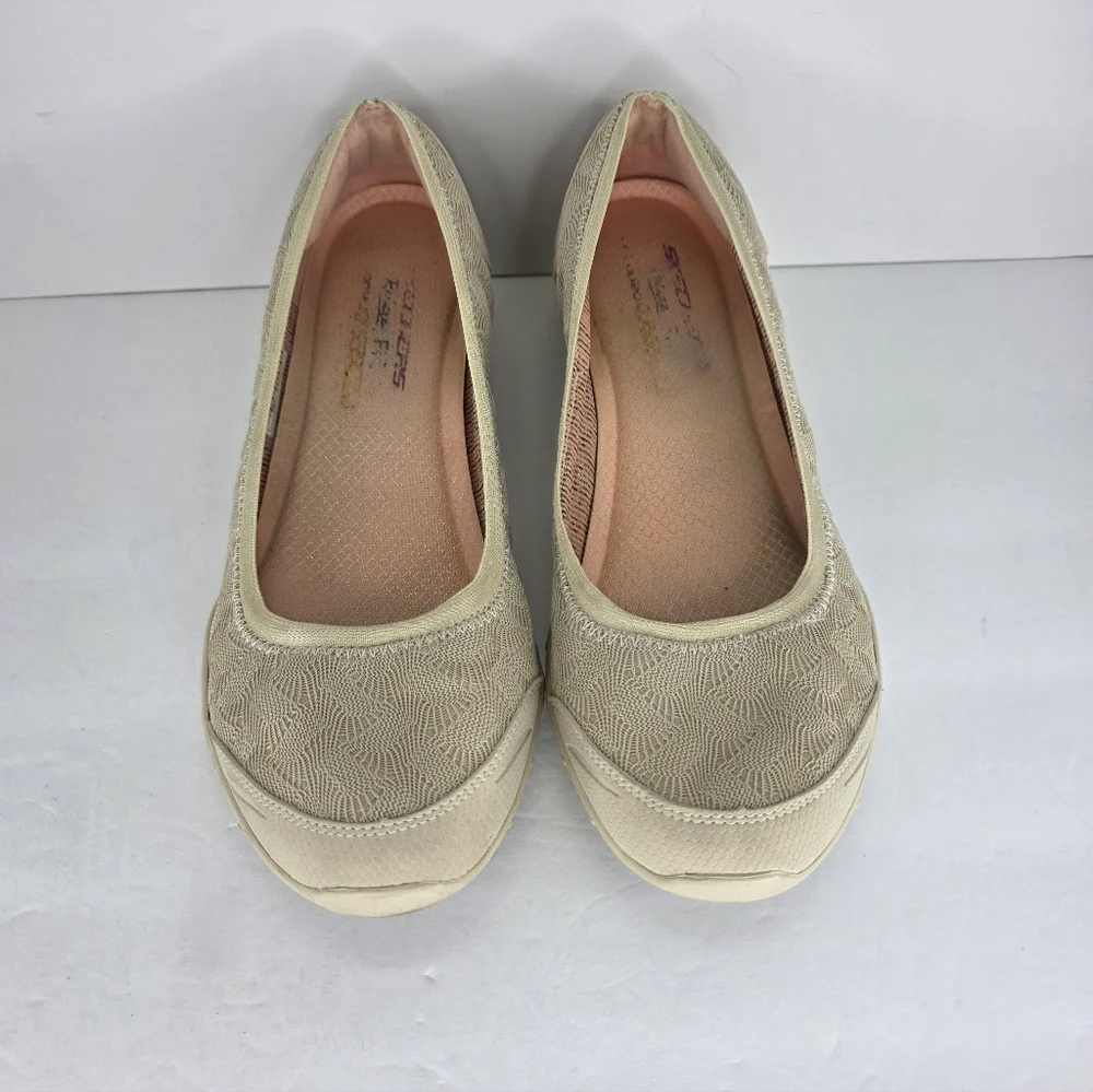 Skechers Relaxed Fit Savvy Women’s Beige Loafer Slip On Comfort Wedge  Size 9 - Picture 5 of 14